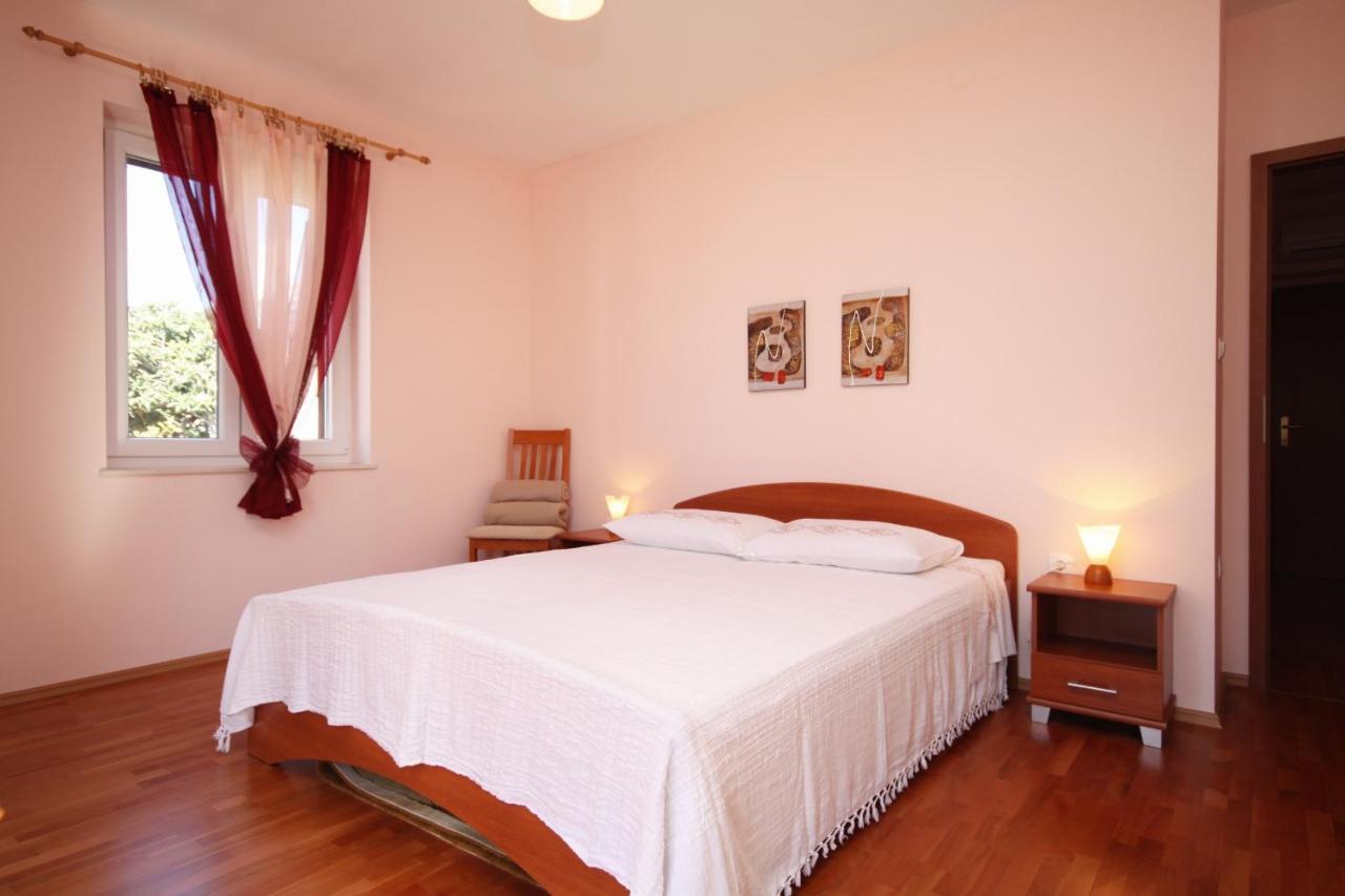 Apartments With A Parking Space Slatine, Ciovo - 8658 외부 사진
